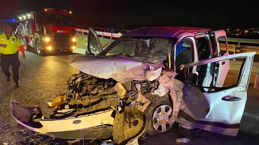 Malatyada bakim calismasi yapilan yolda iki arac carpisti 6 yarali C5XqJSX8
