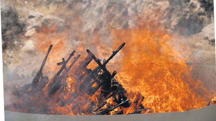 Tarihi adimin 1 yili gozler cerceve yasada l9evXjfL